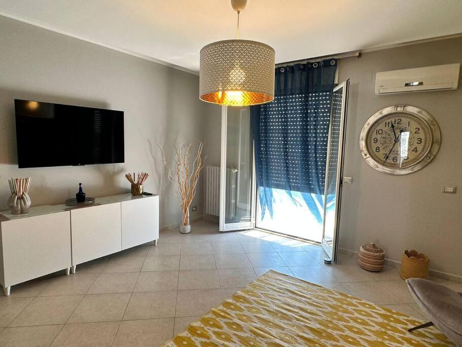 Faro Sul Mare Luxury Apartment - Zona Fiera Bari Dış mekan fotoğraf
