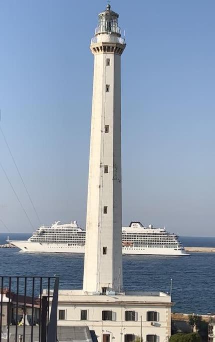 Faro Sul Mare Luxury Apartment - Zona Fiera Bari Dış mekan fotoğraf