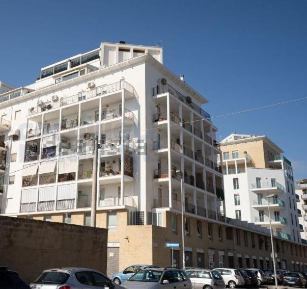 Faro Sul Mare Luxury Apartment - Zona Fiera Bari Dış mekan fotoğraf
